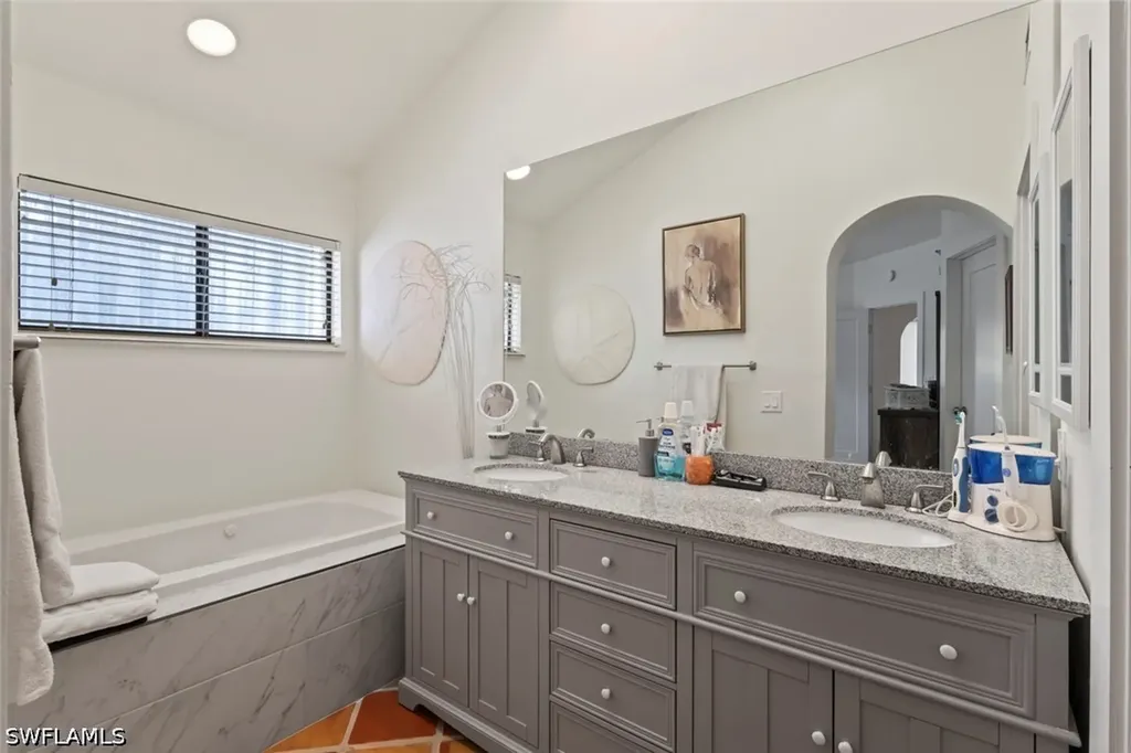 2294 Anchorage Lane Naples FL 34104