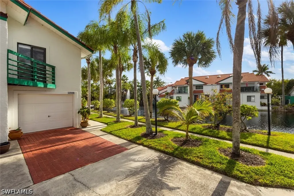 2294 Anchorage Lane Naples FL 34104
