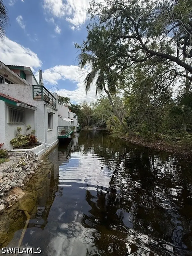 2294 Anchorage Lane Naples FL 34104