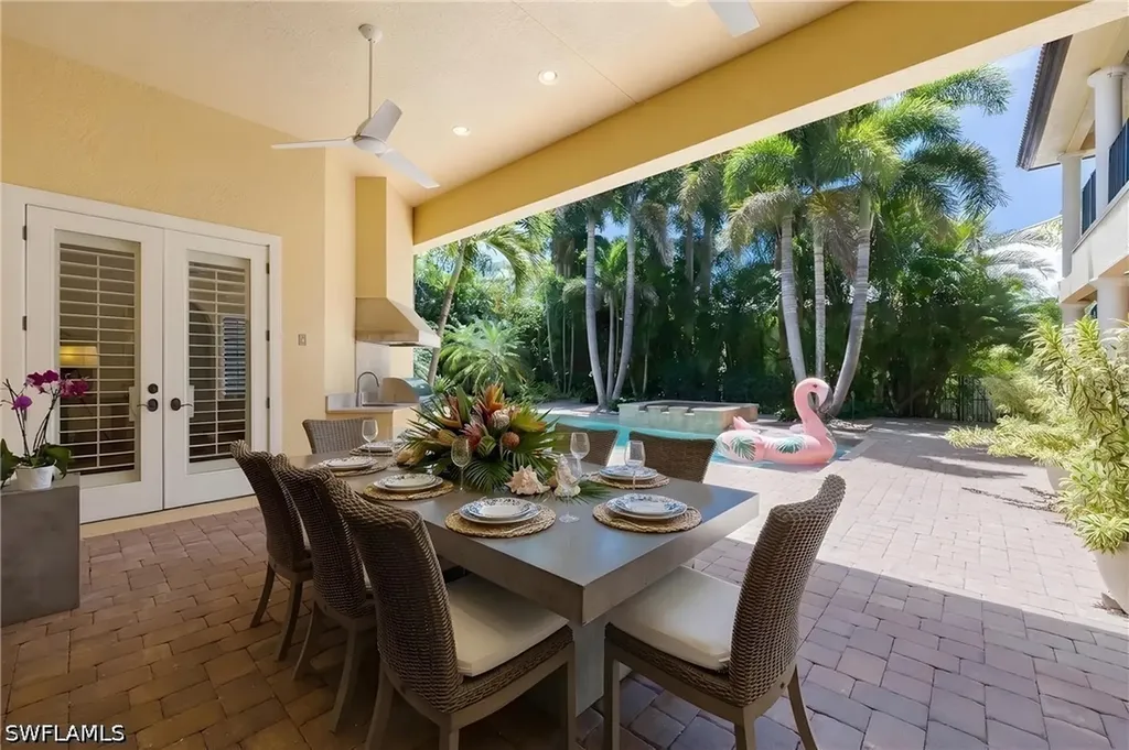 3310 Crayton Road Naples FL 34103