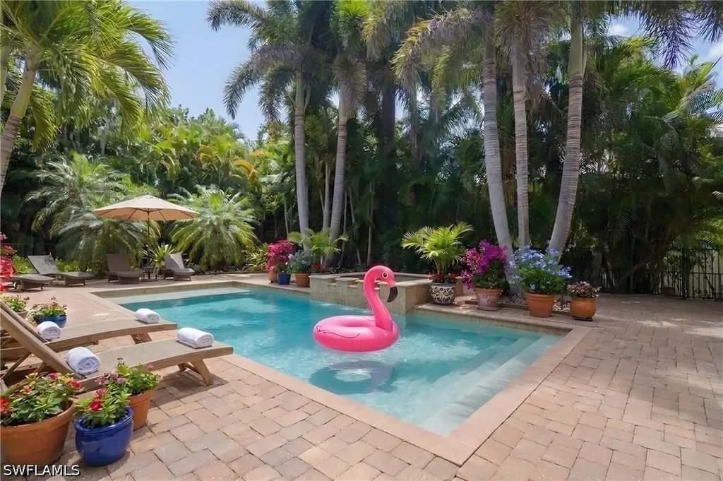 3310 Crayton Road Naples FL 34103