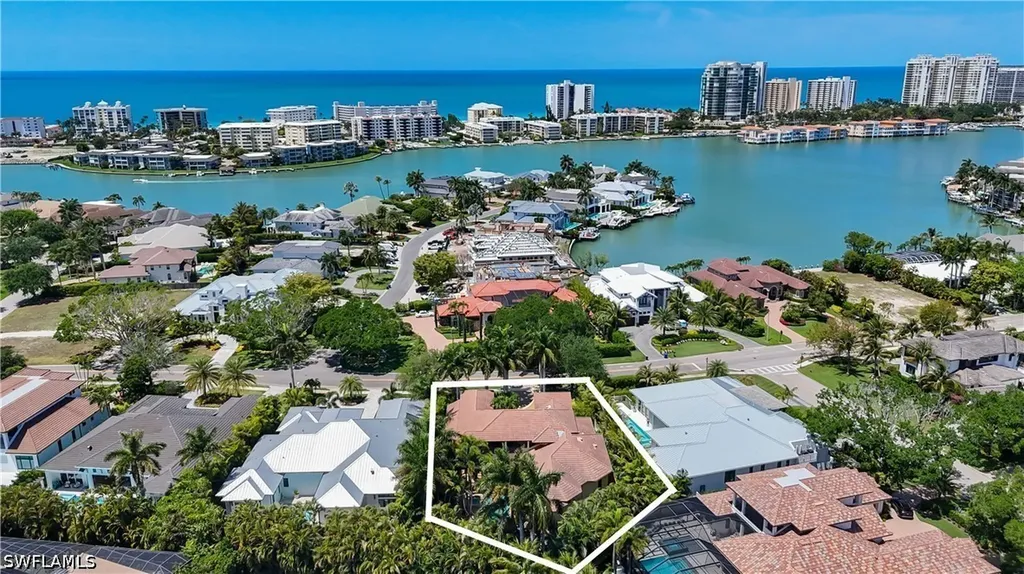 3310 Crayton Road Naples FL 34103