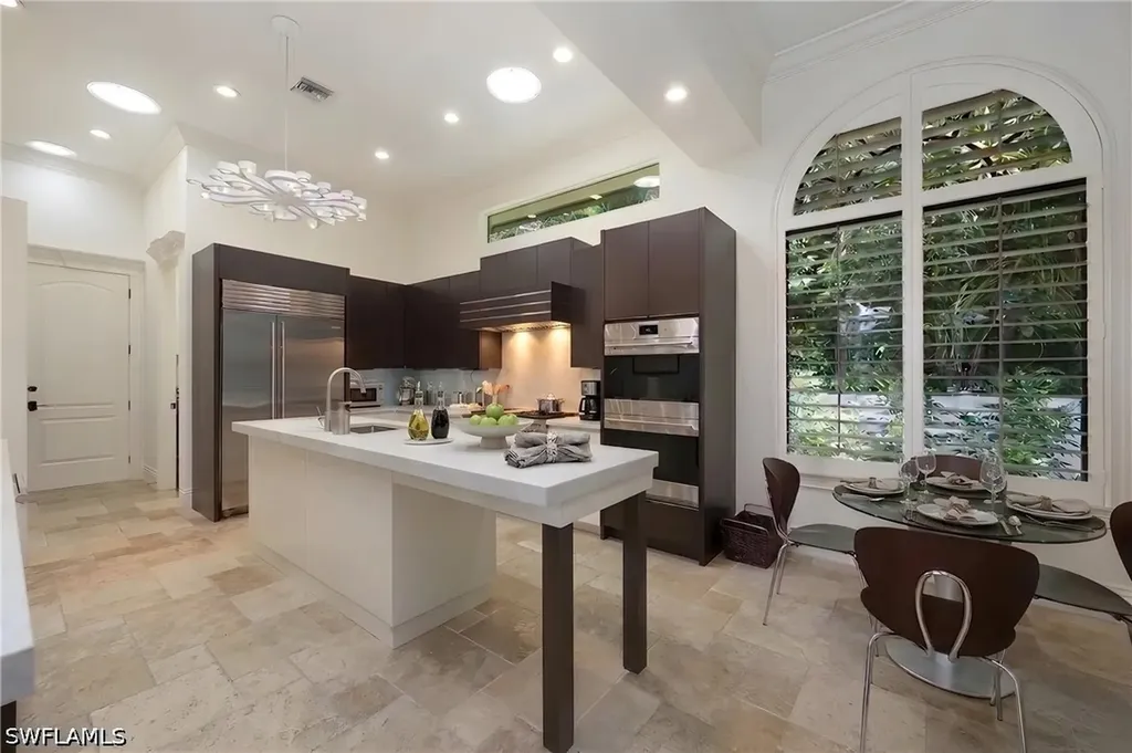3310 Crayton Road Naples FL 34103