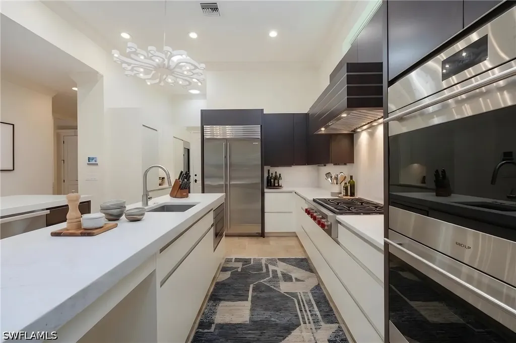 3310 Crayton Road Naples FL 34103