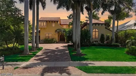 3310 Crayton Road Naples FL 34103