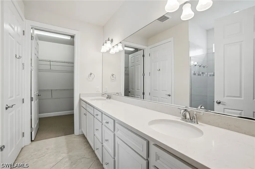 9395 Greyhawk Trail Naples FL 34120