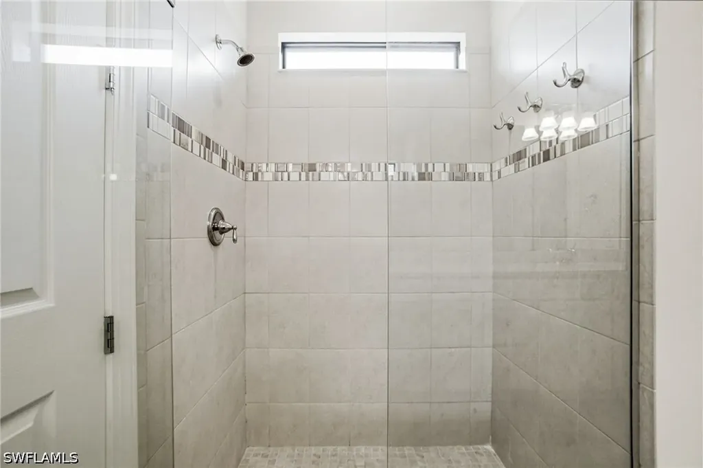 9395 Greyhawk Trail Naples FL 34120