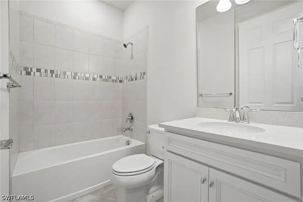 9395 Greyhawk Trail Naples FL 34120
