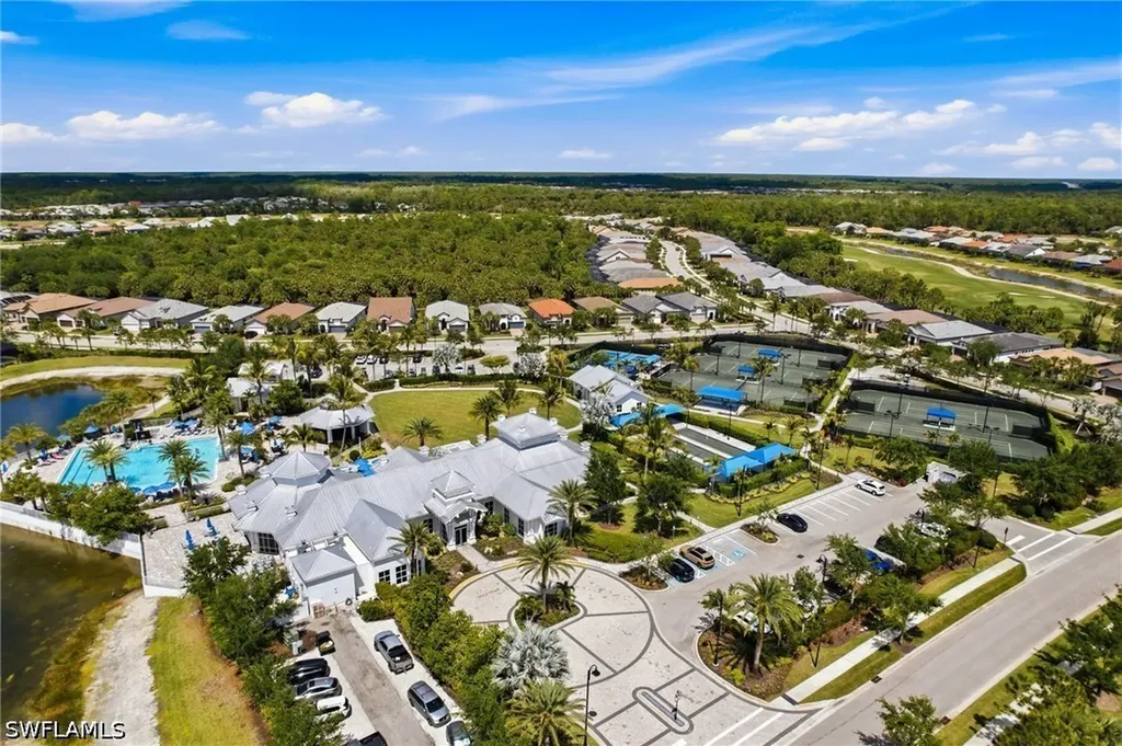 9395 Greyhawk Trail Naples FL 34120