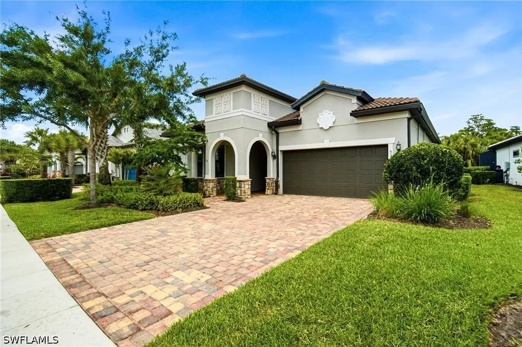 9395 Greyhawk Trail Naples FL 34120