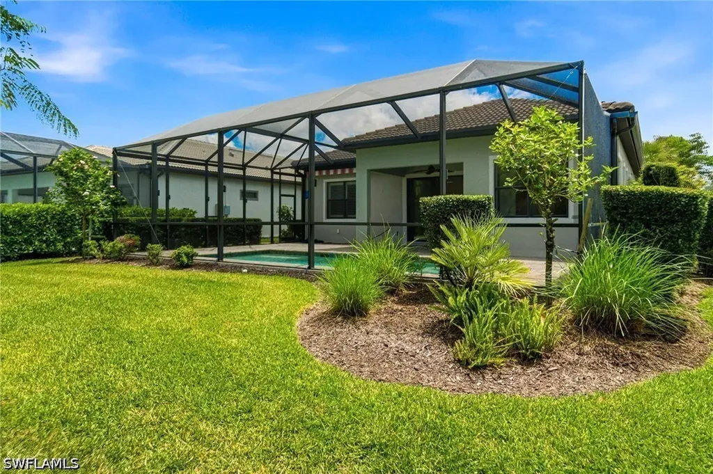 9395 Greyhawk Trail Naples FL 34120