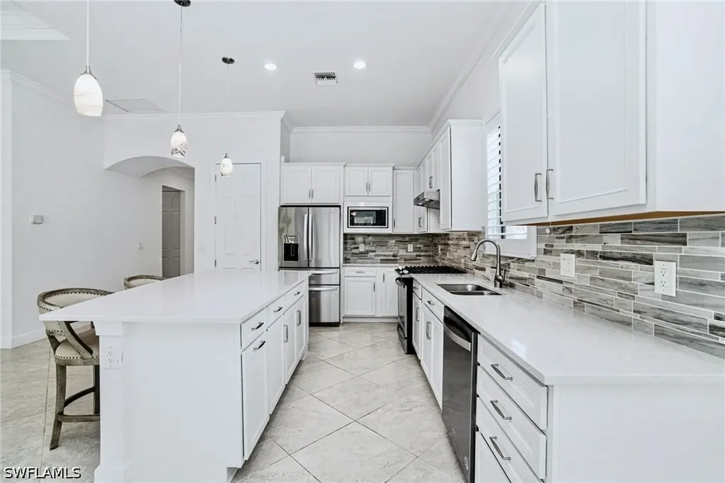 9395 Greyhawk Trail Naples FL 34120