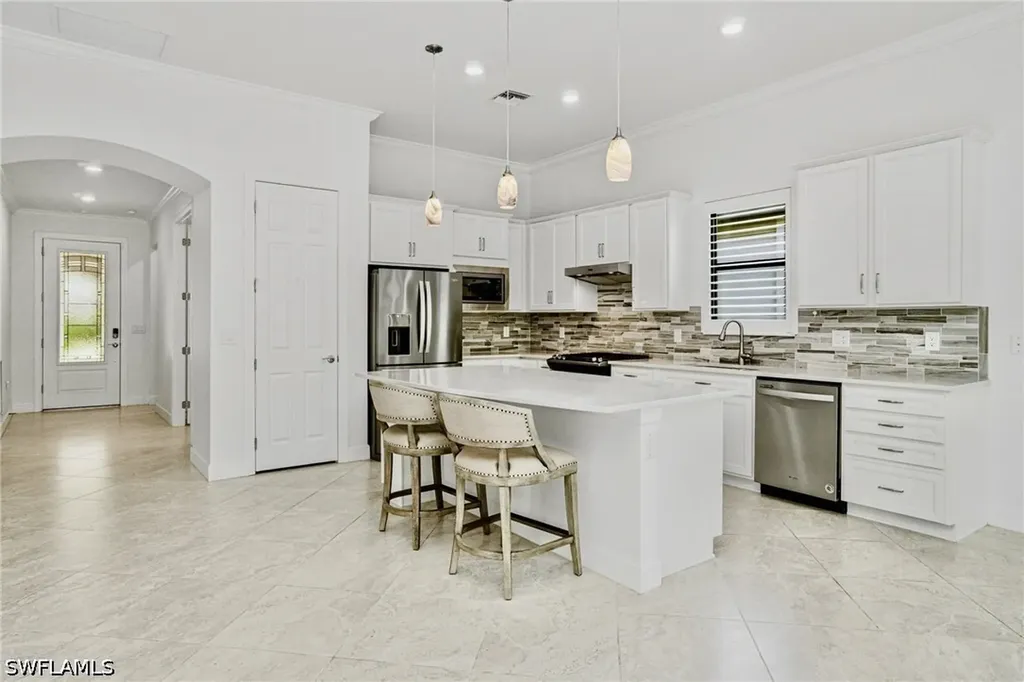 9395 Greyhawk Trail Naples FL 34120