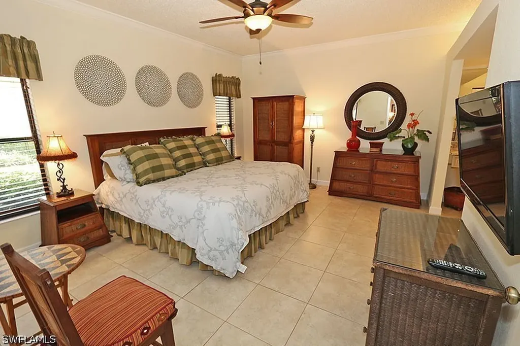 563 Serendipity Drive Naples FL 34108