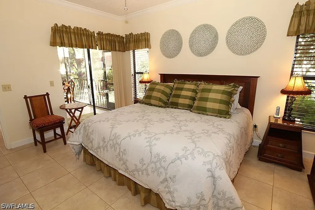 563 Serendipity Drive Naples FL 34108