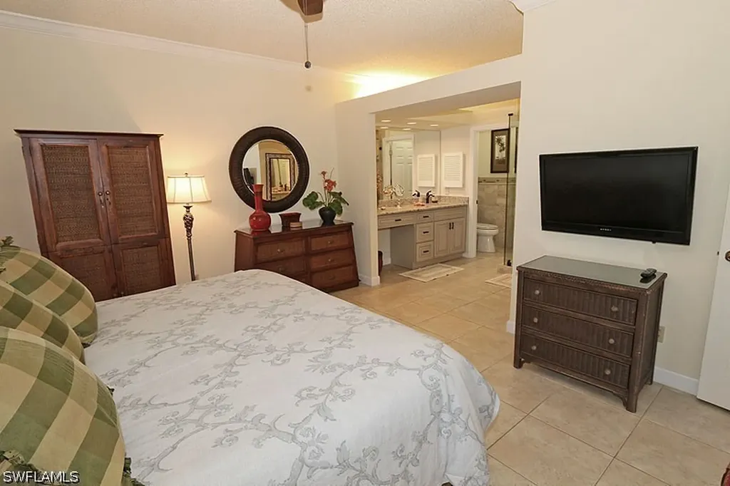 563 Serendipity Drive Naples FL 34108