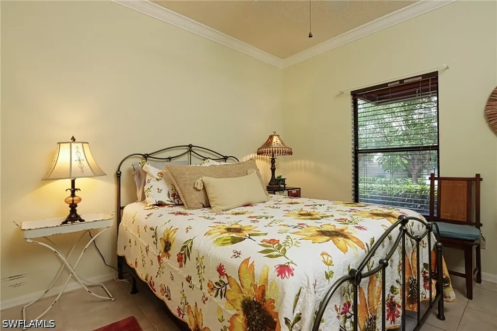 563 Serendipity Drive Naples FL 34108