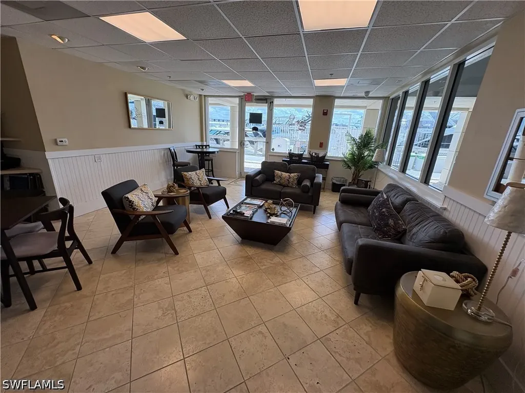 1001 10th Avenue S Naples FL 34102