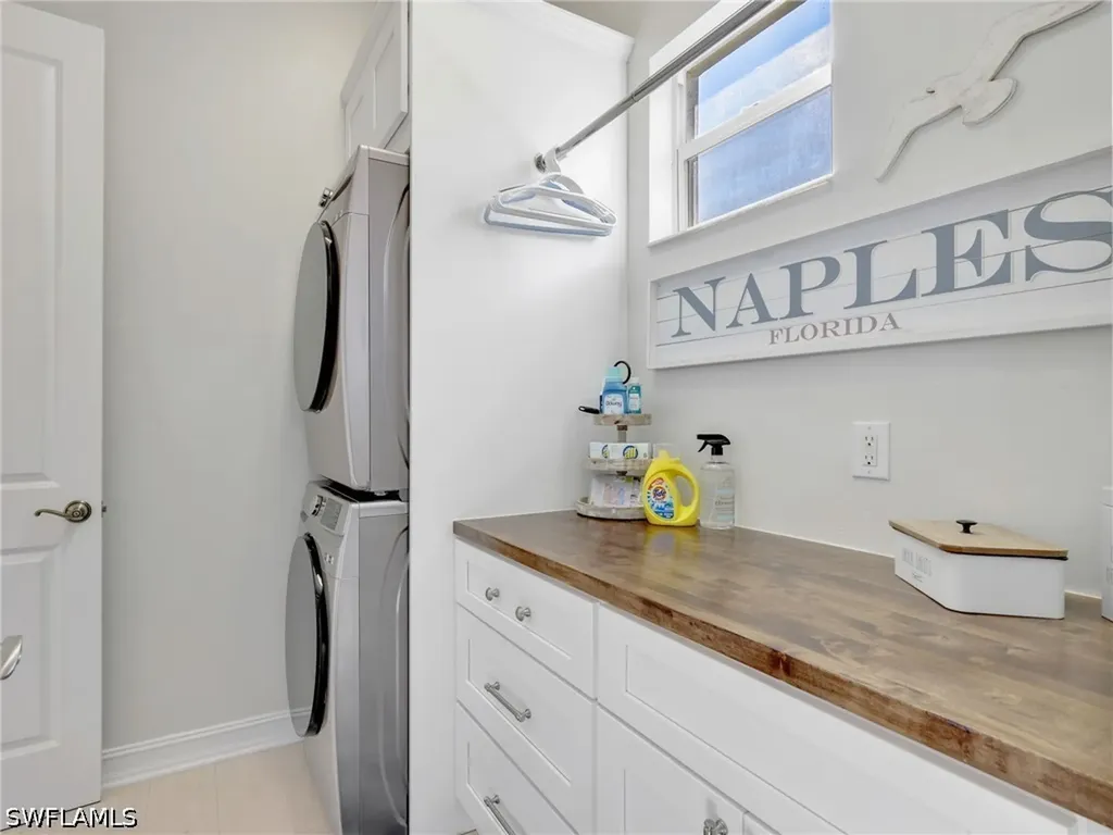 6096 Dogleg Drive Naples FL 34113