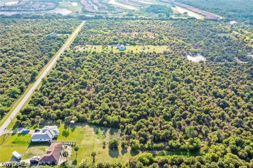 37TH Avenue NE Naples FL 34120