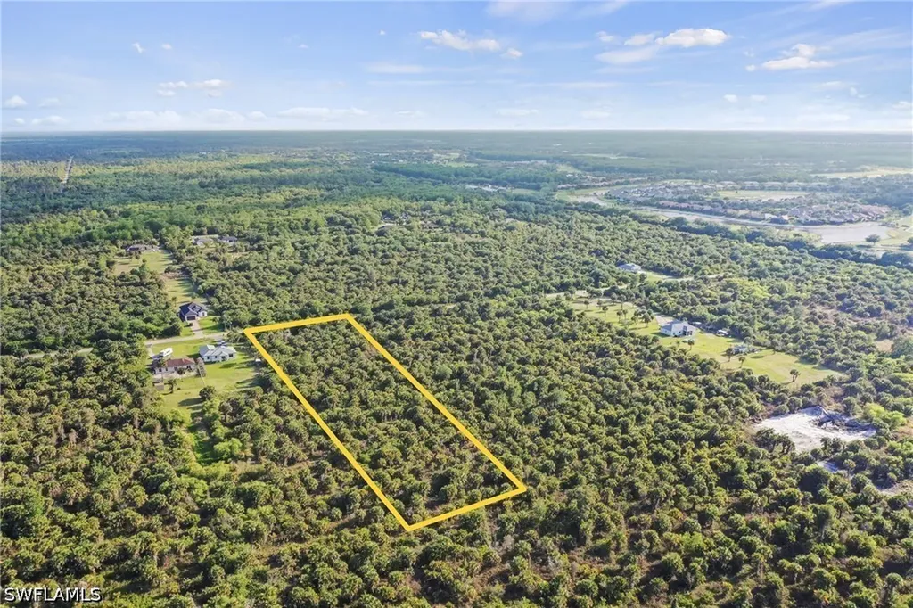 37TH Avenue NE Naples FL 34120