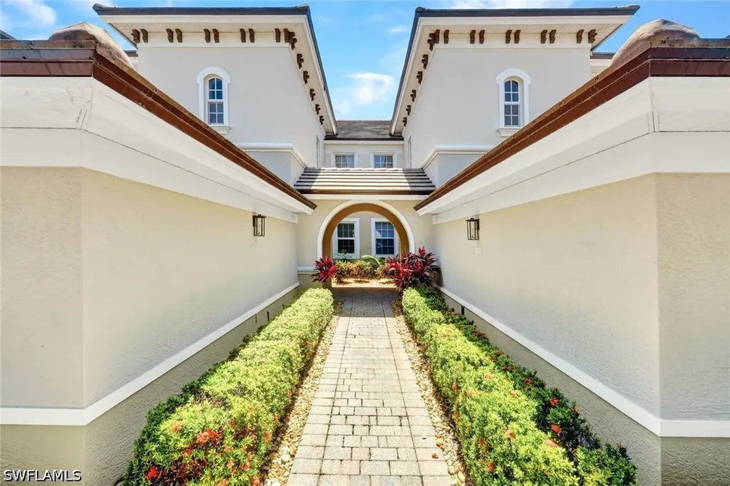 10060 Valiant Court Miromar Lakes FL 33913