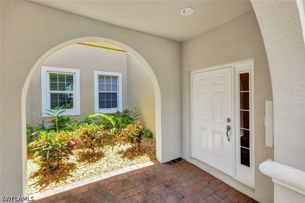 10060 Valiant Court Miromar Lakes FL 33913