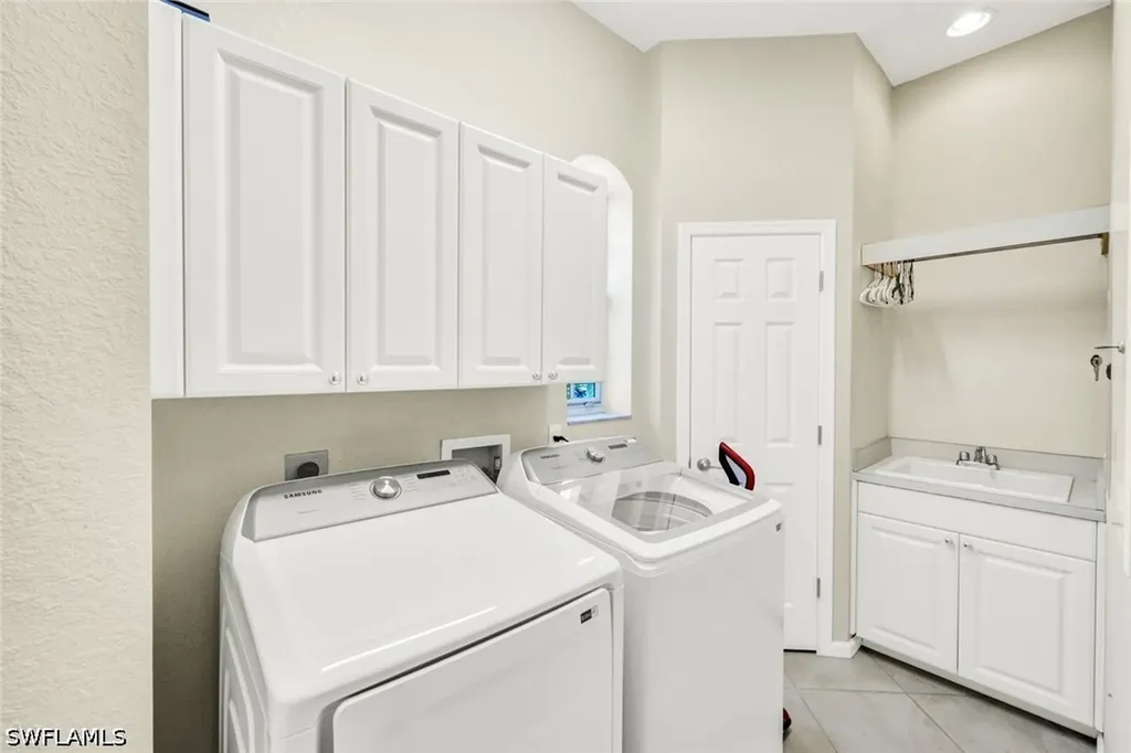 10060 Valiant Court Miromar Lakes FL 33913