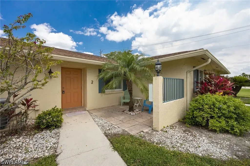 385 Palm Drive Naples FL 34112