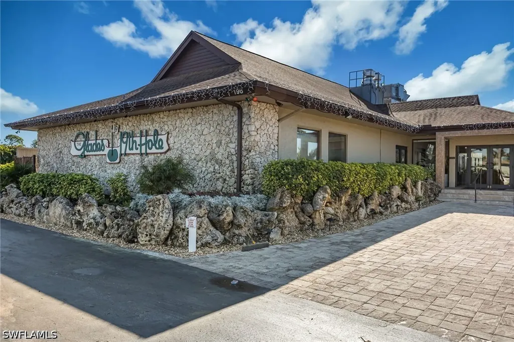 385 Palm Drive Naples FL 34112