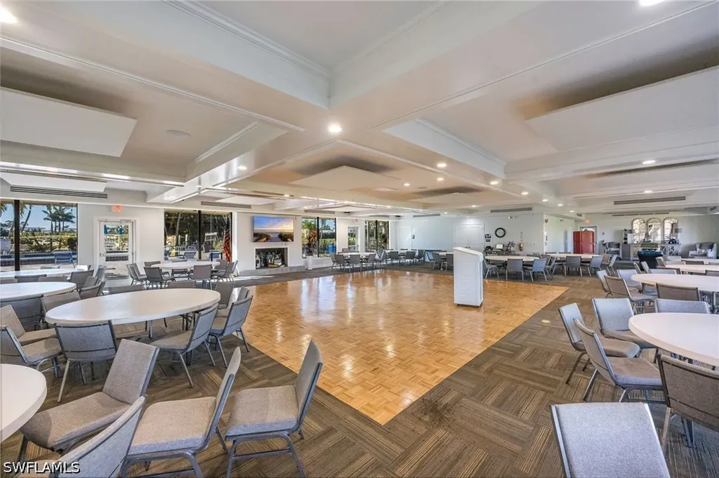 385 Palm Drive Naples FL 34112
