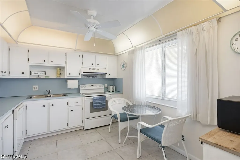 385 Palm Drive Naples FL 34112