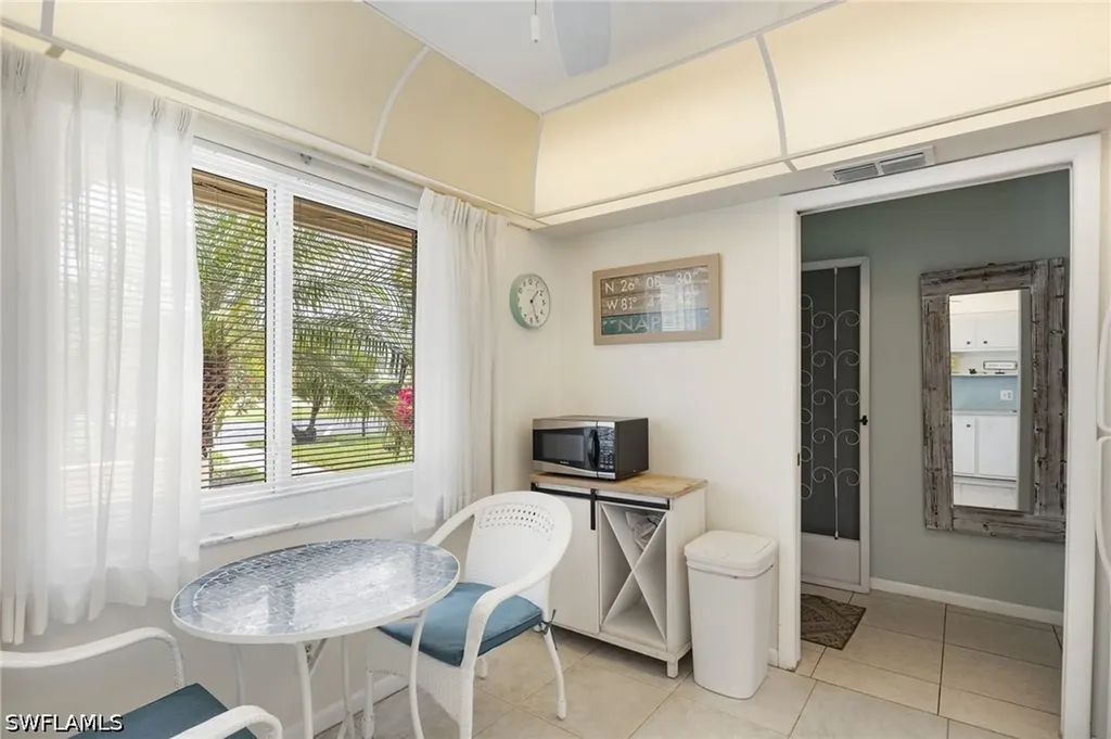 385 Palm Drive Naples FL 34112