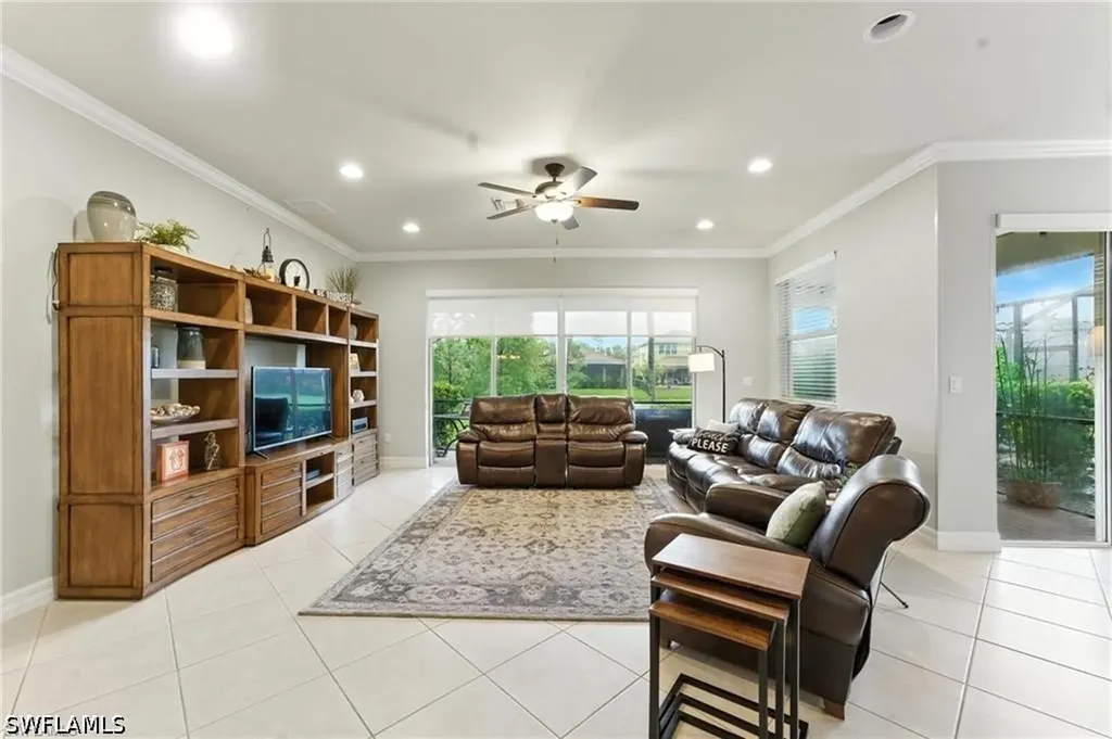 6899 Del Mar Terrace Naples FL 34105