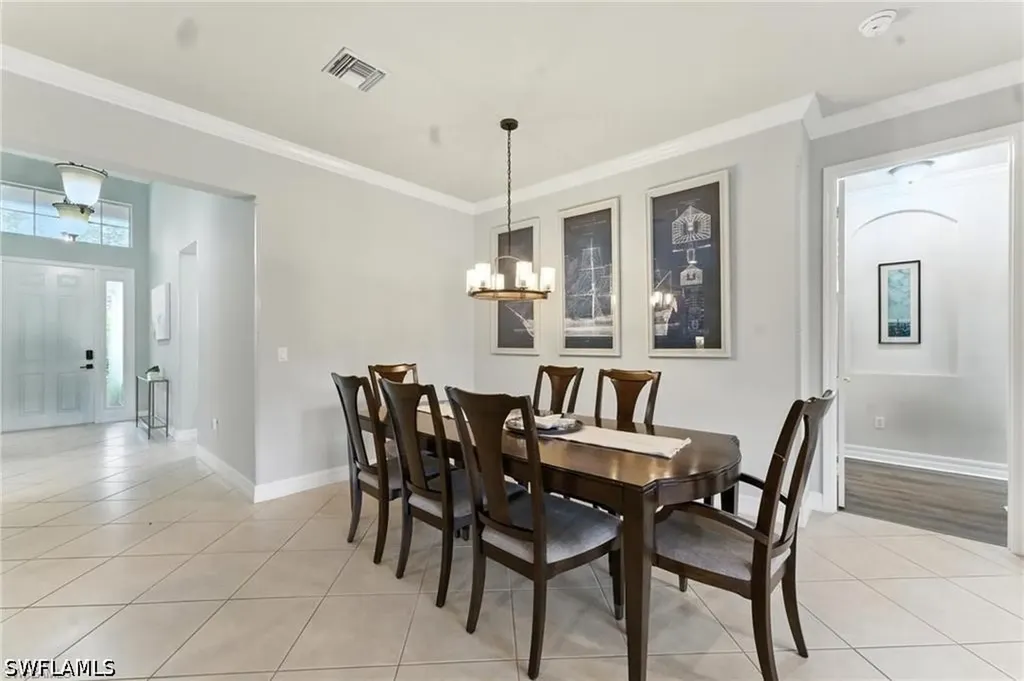 6899 Del Mar Terrace Naples FL 34105