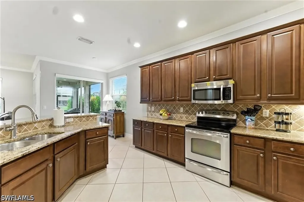 6899 Del Mar Terrace Naples FL 34105