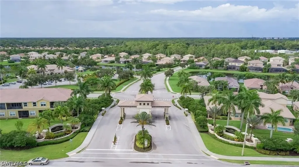 6899 Del Mar Terrace Naples FL 34105