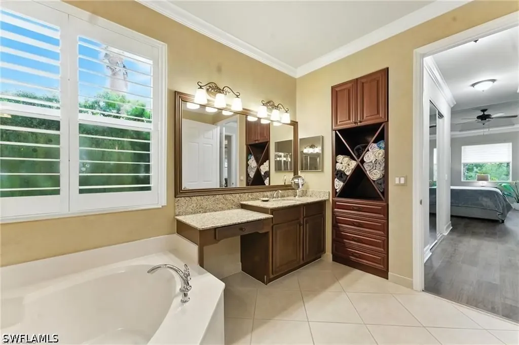 6899 Del Mar Terrace Naples FL 34105
