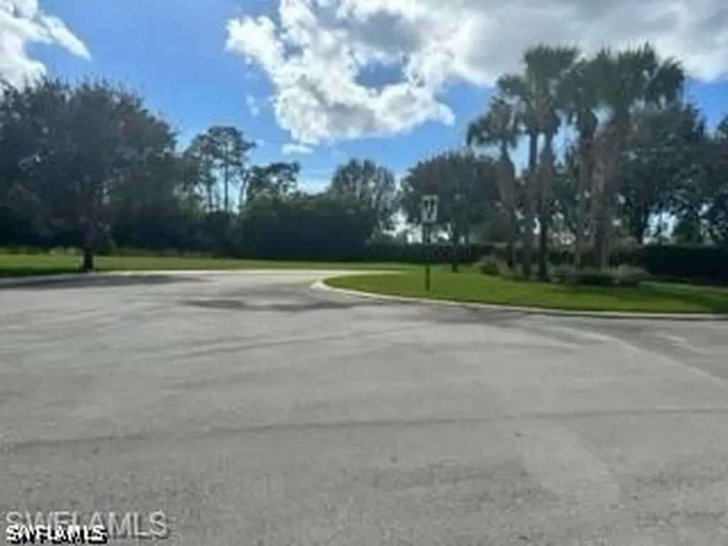 6899 Del Mar Terrace Naples FL 34105