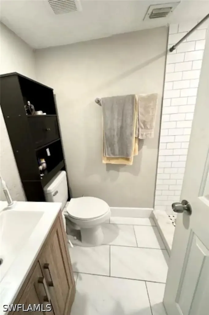 4605 Bayshore Drive Naples FL 34112
