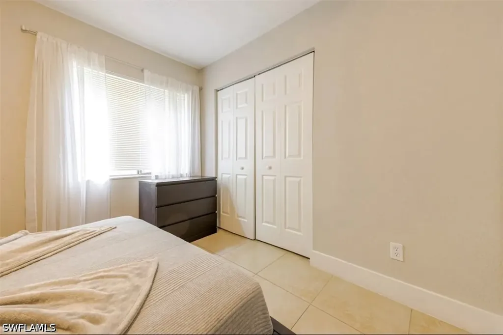 4605 Bayshore Drive Naples FL 34112