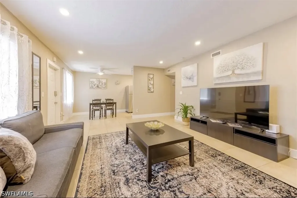 4605 Bayshore Drive Naples FL 34112