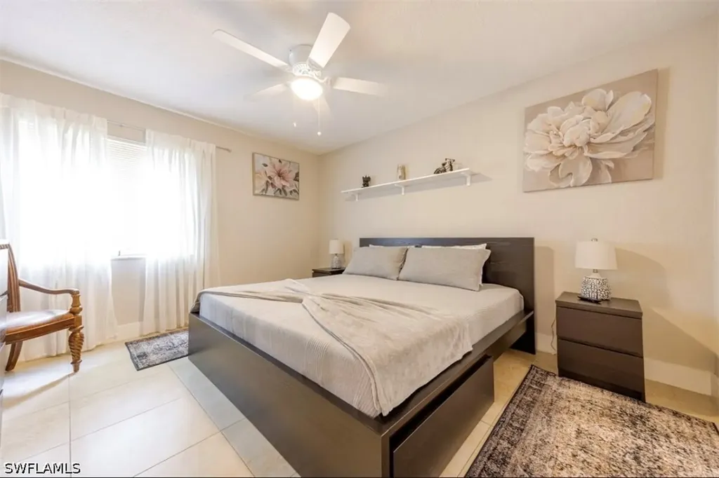 4605 Bayshore Drive Naples FL 34112