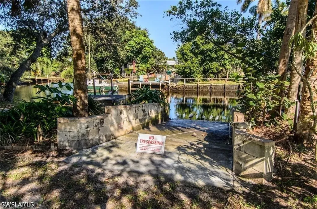 1229 Skyline Drive Naples FL 34114