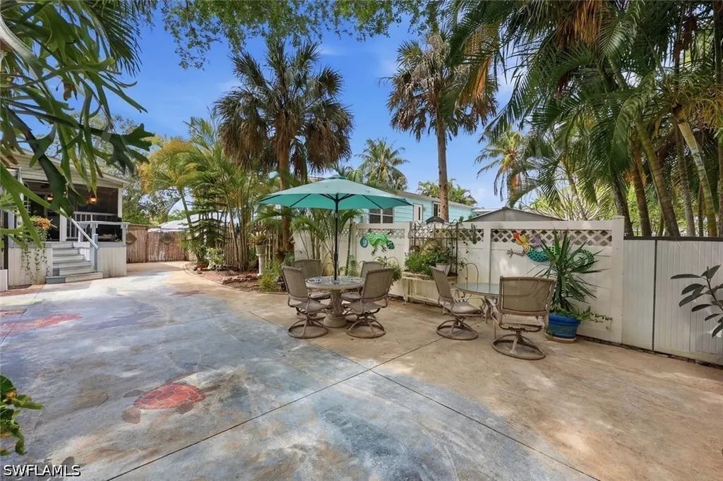 1229 Skyline Drive Naples FL 34114