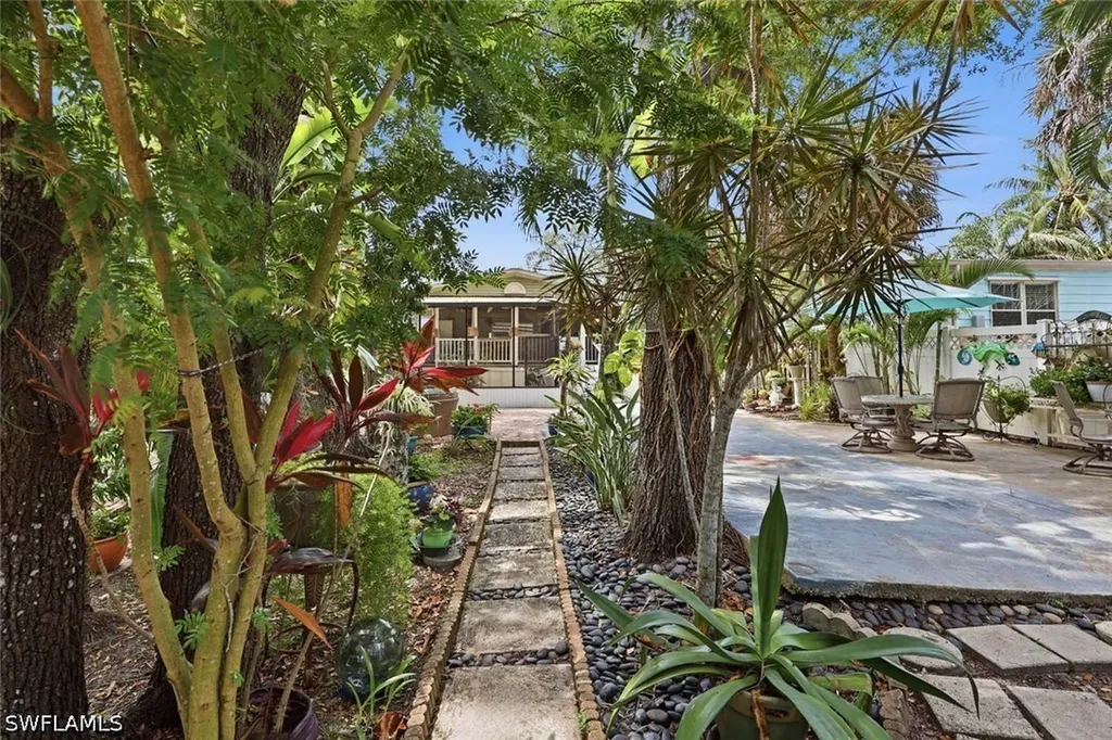 1229 Skyline Drive Naples FL 34114