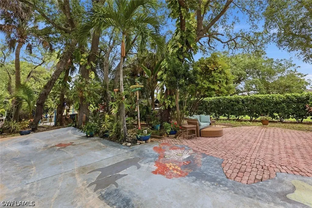 1229 Skyline Drive Naples FL 34114