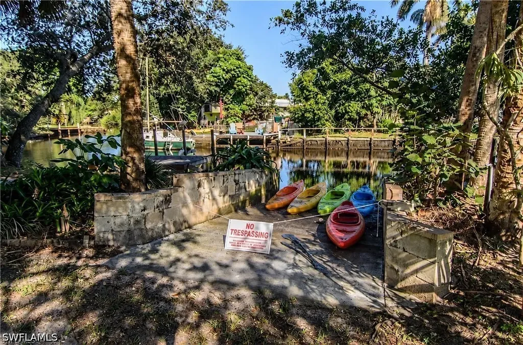 1229 Skyline Drive Naples FL 34114