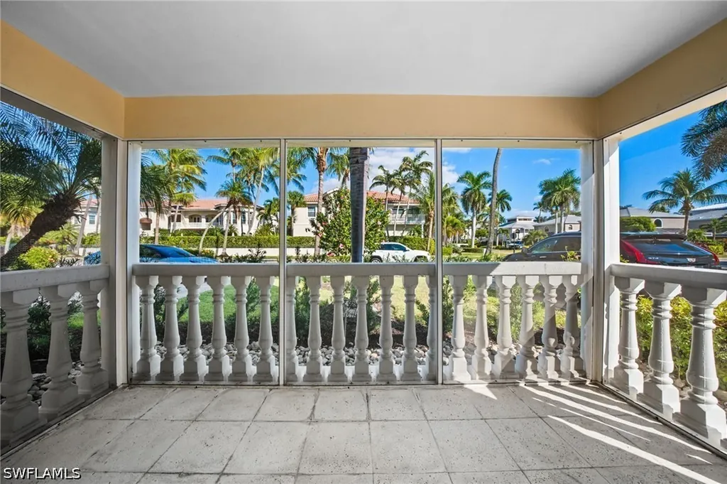 666 3rd Street S Naples FL 34102