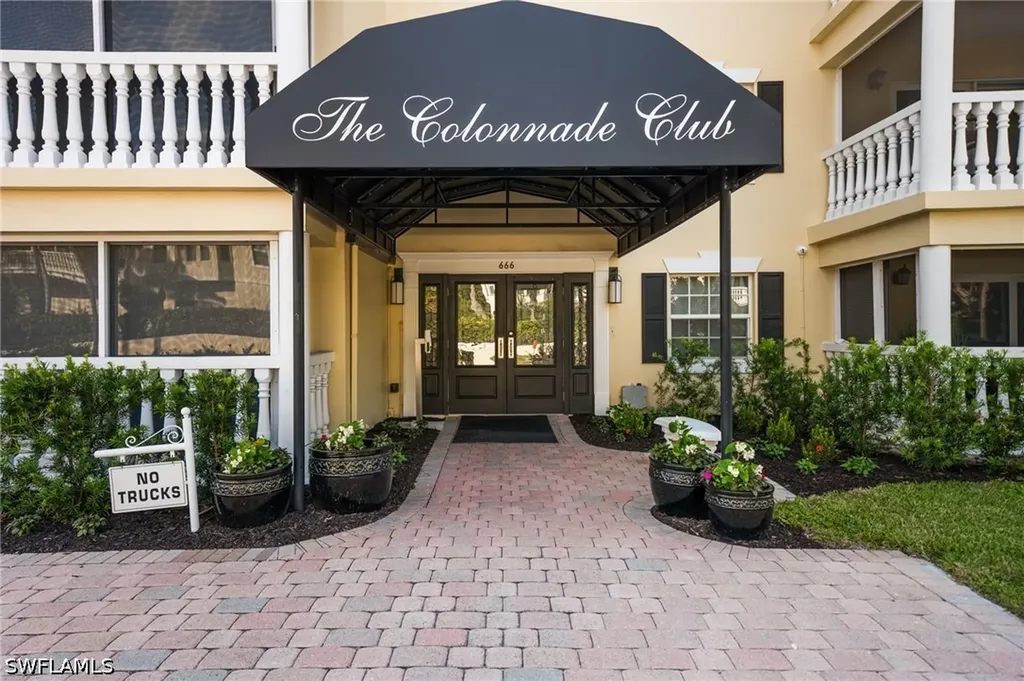 666 3rd Street S Naples FL 34102